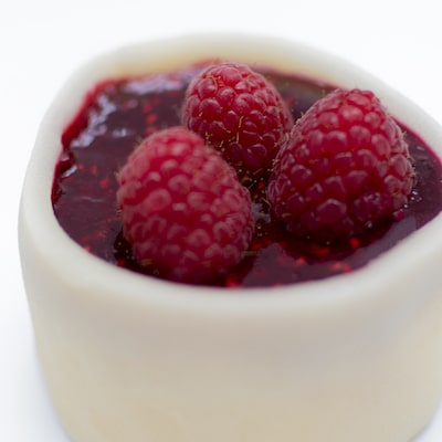 Gebak Frambozenmarsepein | Saranne - Oisterwijk